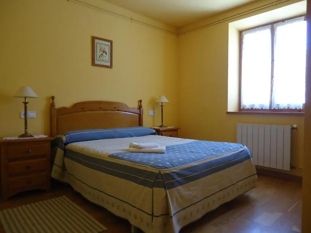 Apartaments La Llucana Барруэра Апартаменты
